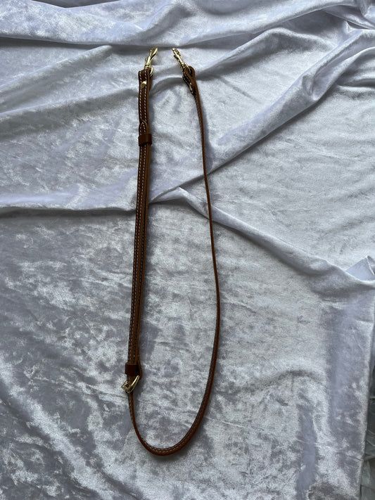 自家製深色幼皮揹帶