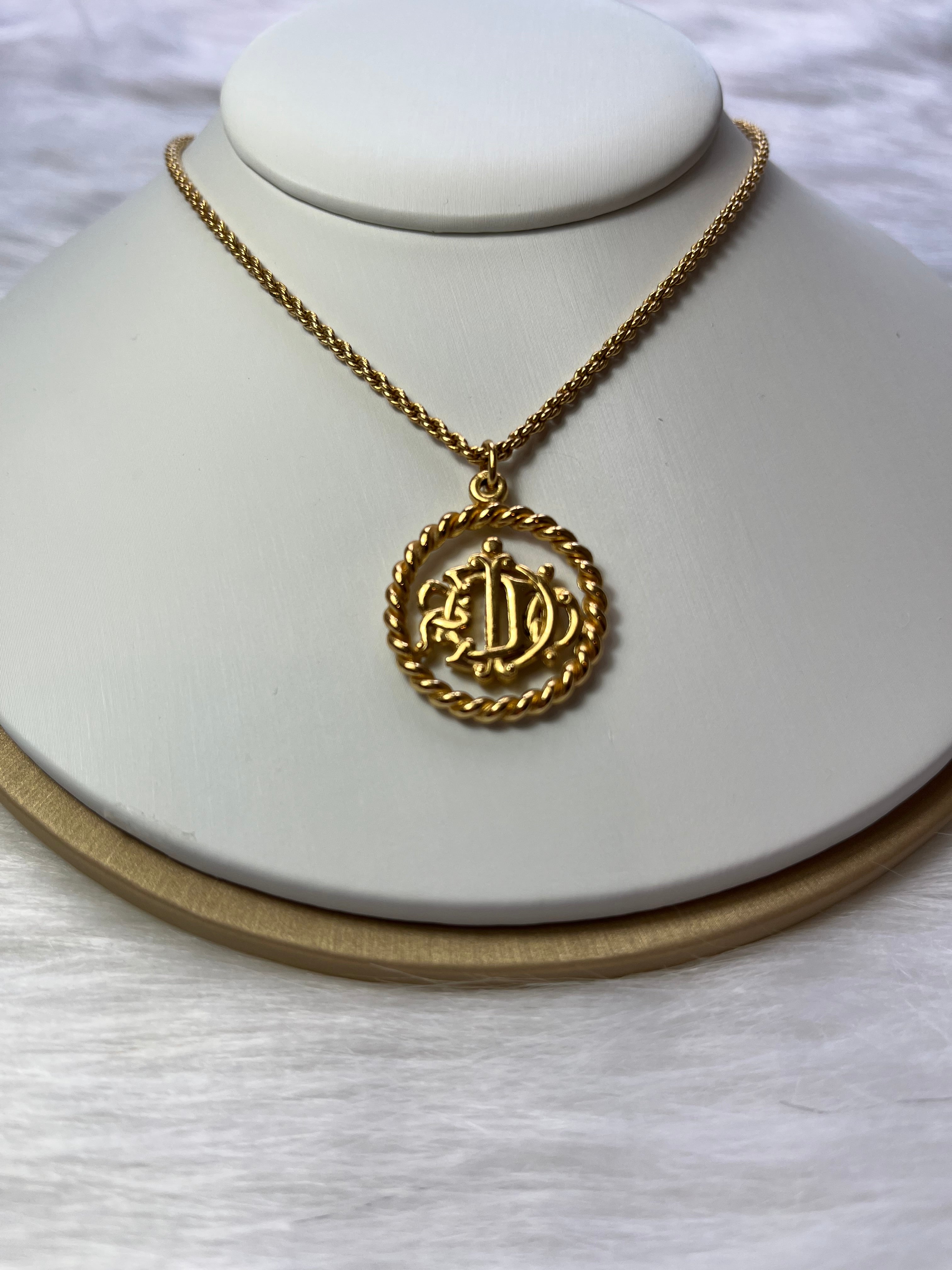 ✨未使用✨タグ付き‼️Dior ♡ Vintage ♡ necklace ✨未使用✨タグ付き‼️Dior ♡ Vintage ♡ necklace Christian