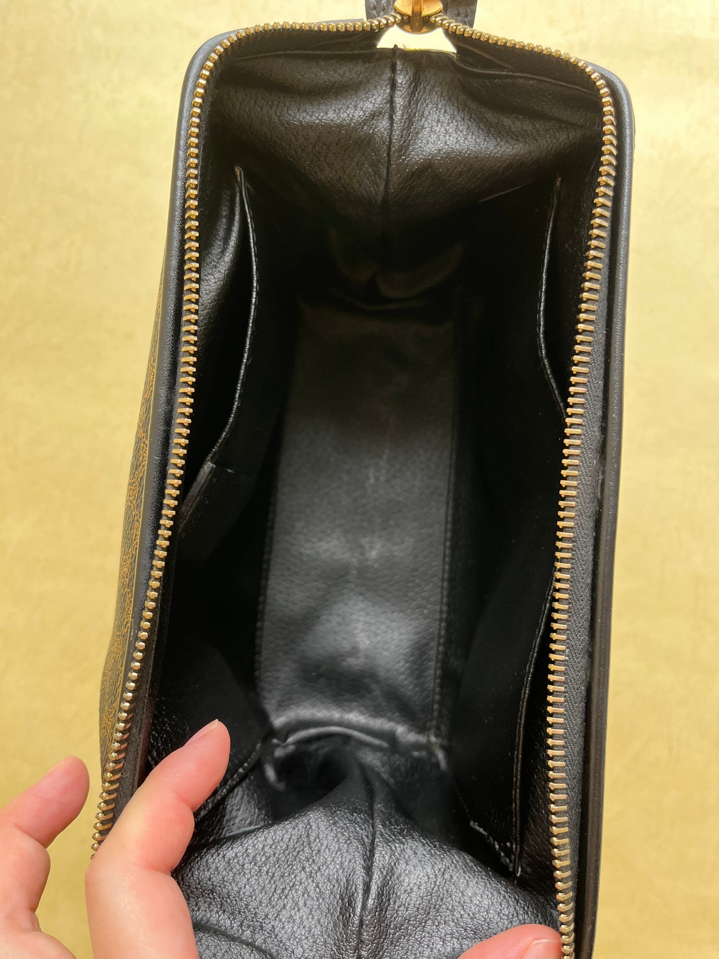 Vintage Celine Pouch (size: m)
