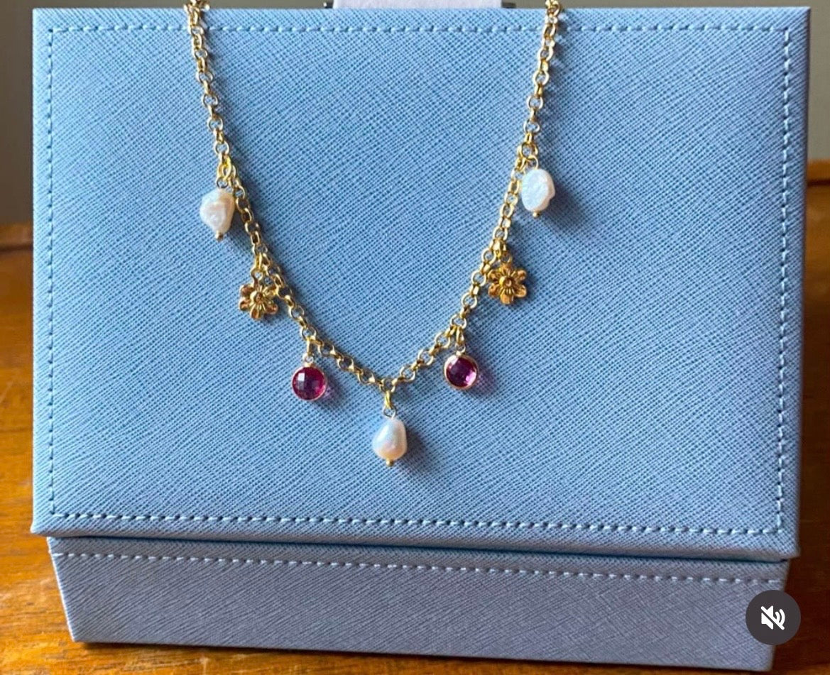 Vintage United Kingdom Necklace